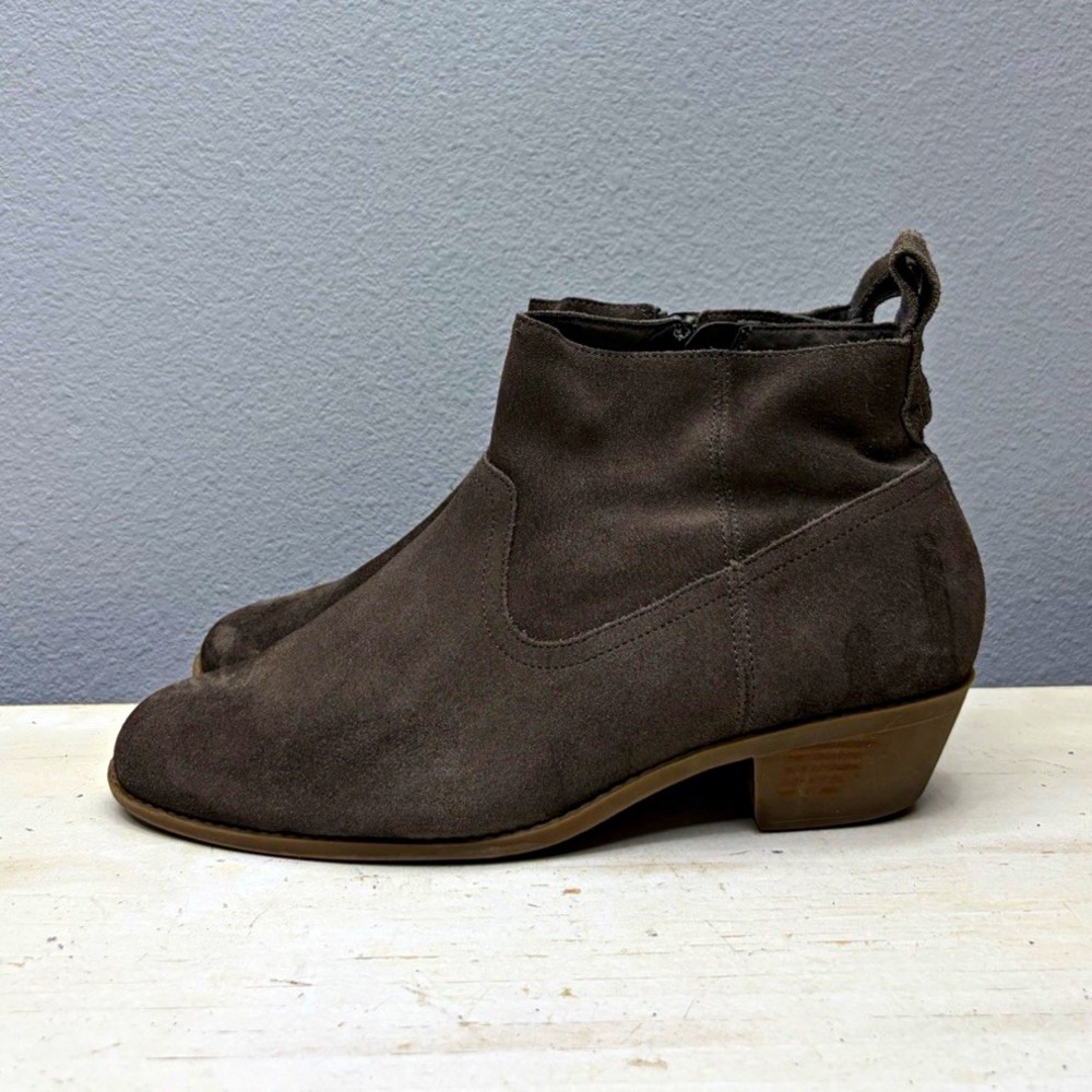 Vionic Grey Suede Vera Ankle Boots Size 9